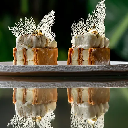Hotel The Ritz-carlton De La Paix,