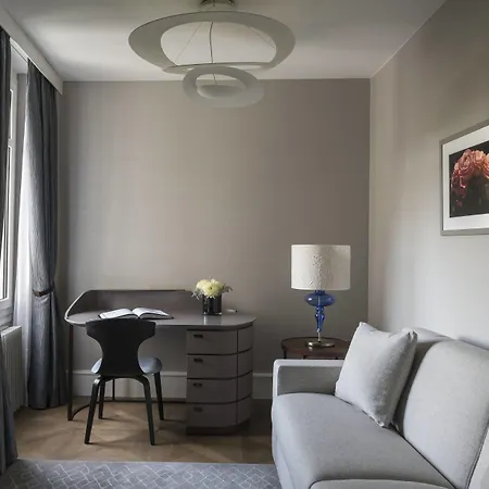 The Ritz-carlton De La Paix, Hotel