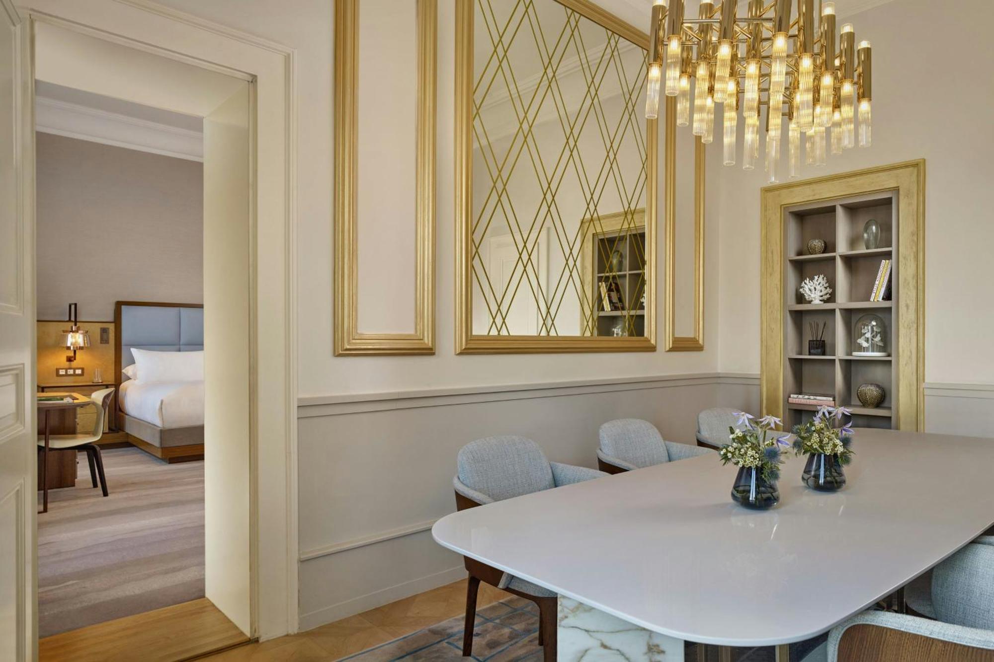 The Ritz-carlton De La Paix, 5*