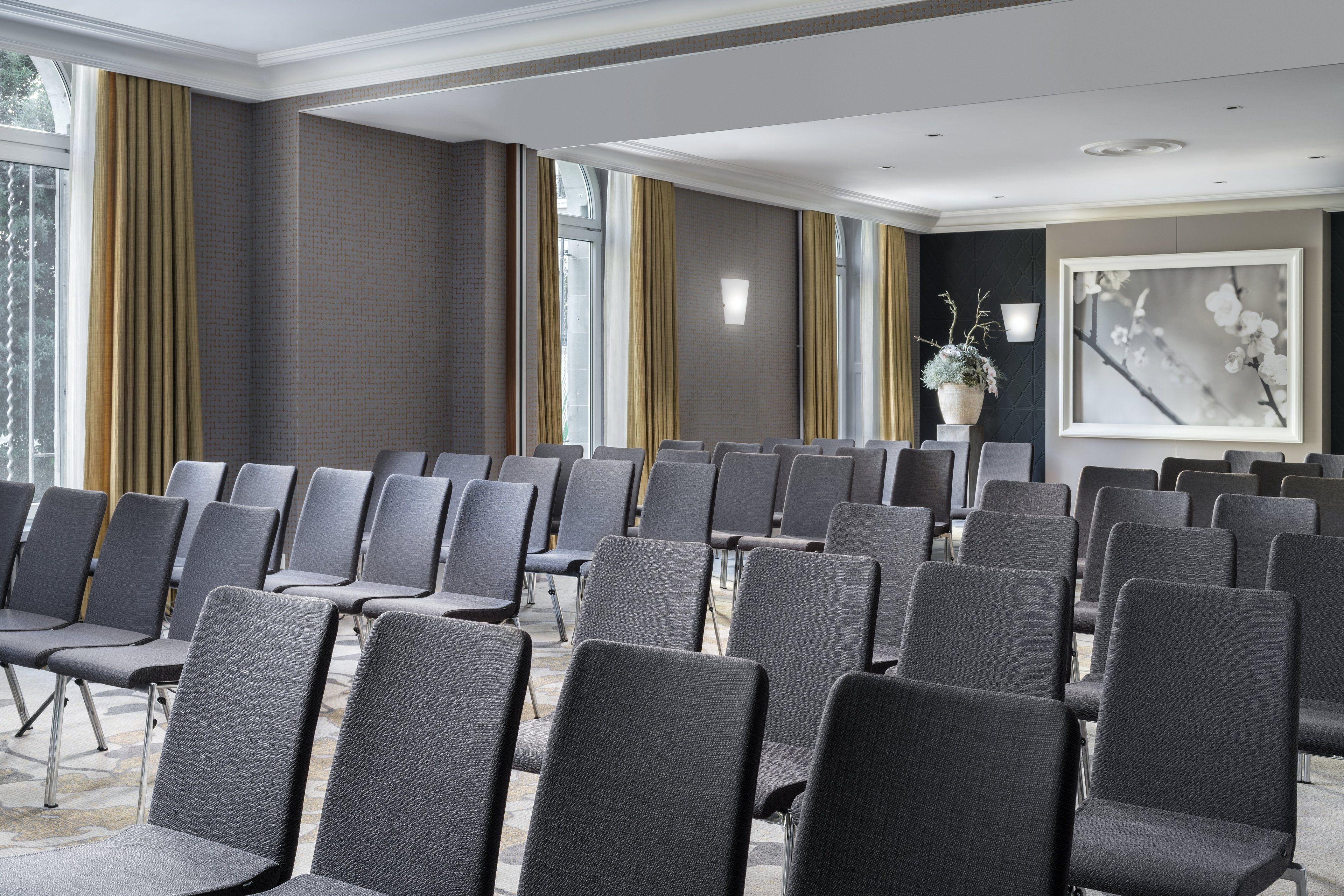 The Ritz-carlton De La Paix, Hotel