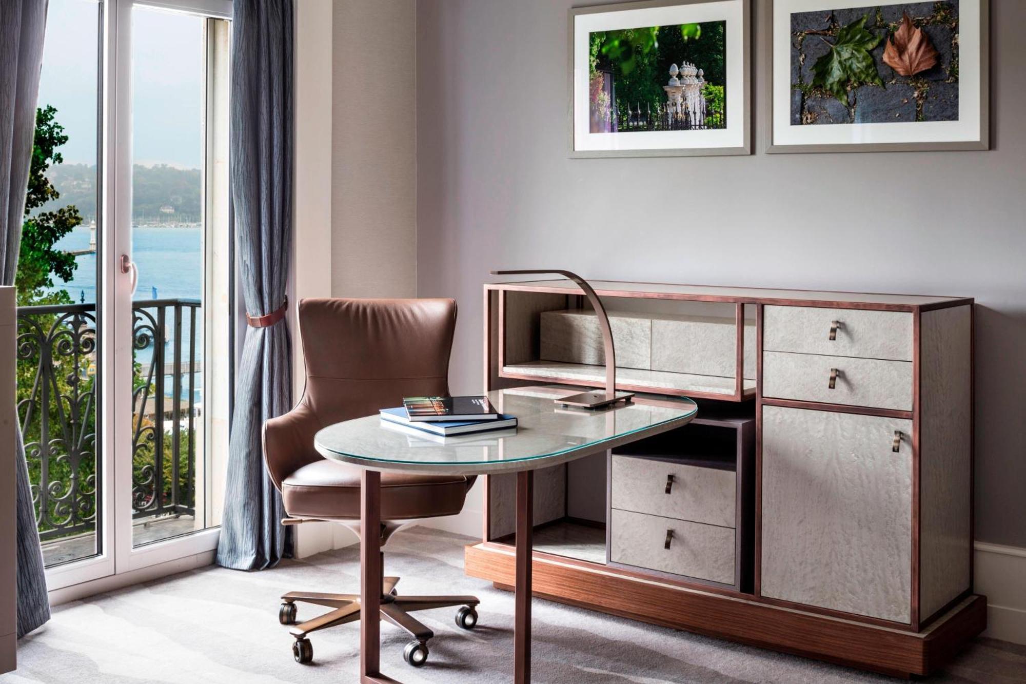 The Ritz-carlton De La Paix, Hotel