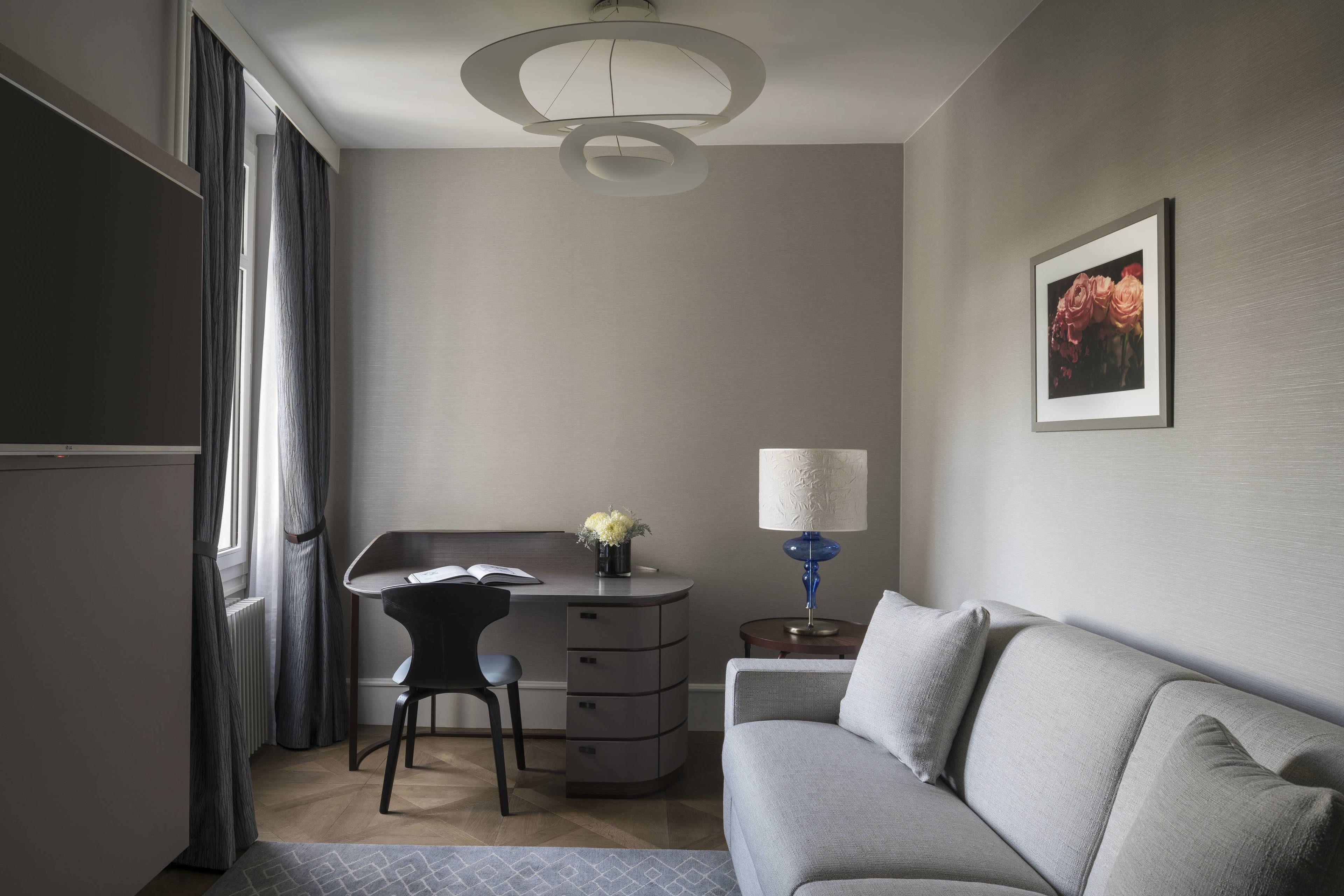 The Ritz-carlton De La Paix, Hotel